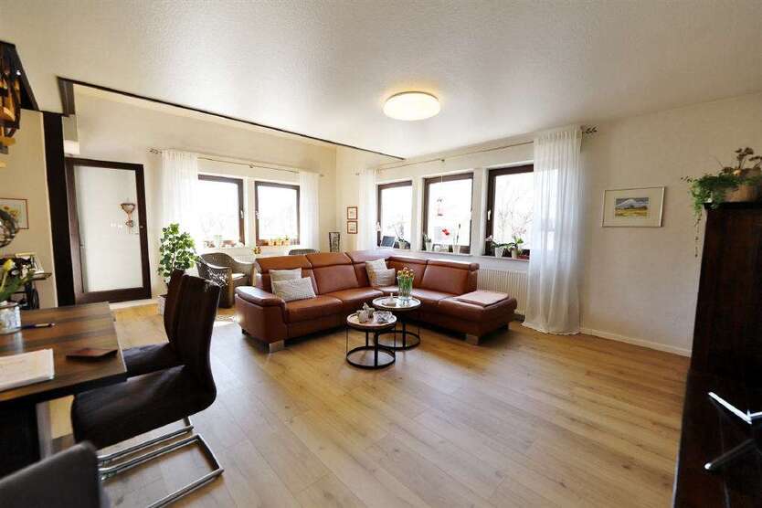 Wohnung zum Kaufen in Lage 232.500 € 155.12 m² 5 zimmer