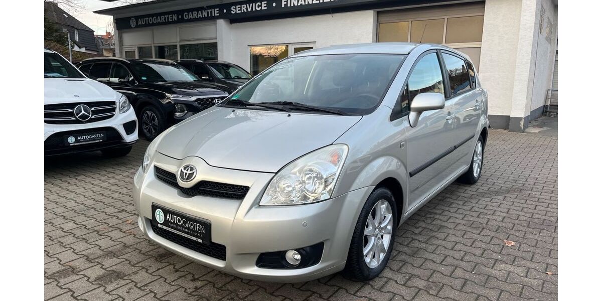 Toyota Corolla Verso 105.000 km 8.950 &euro; Paderborn 33098