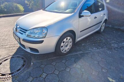 VW Golf 219.000 km 750 &euro; Horn-Bad Meinberg 32805