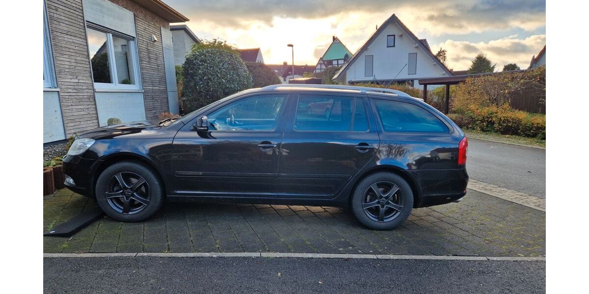 Skoda Octavia 260.000 km 2.900 € Detmold 32760