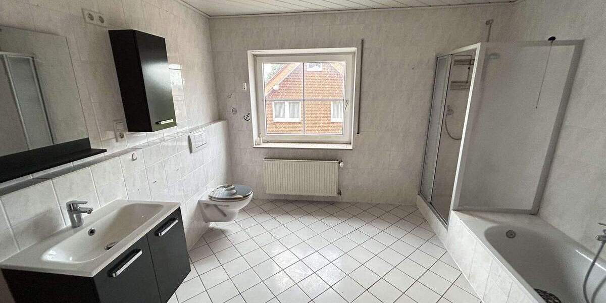Mehrfamilienhaus, Wohnhaus Marsberg-Essentho Essentho - 1 Zimmer, 418 m&sup2;, 385.000&euro; | Angebot:25673395