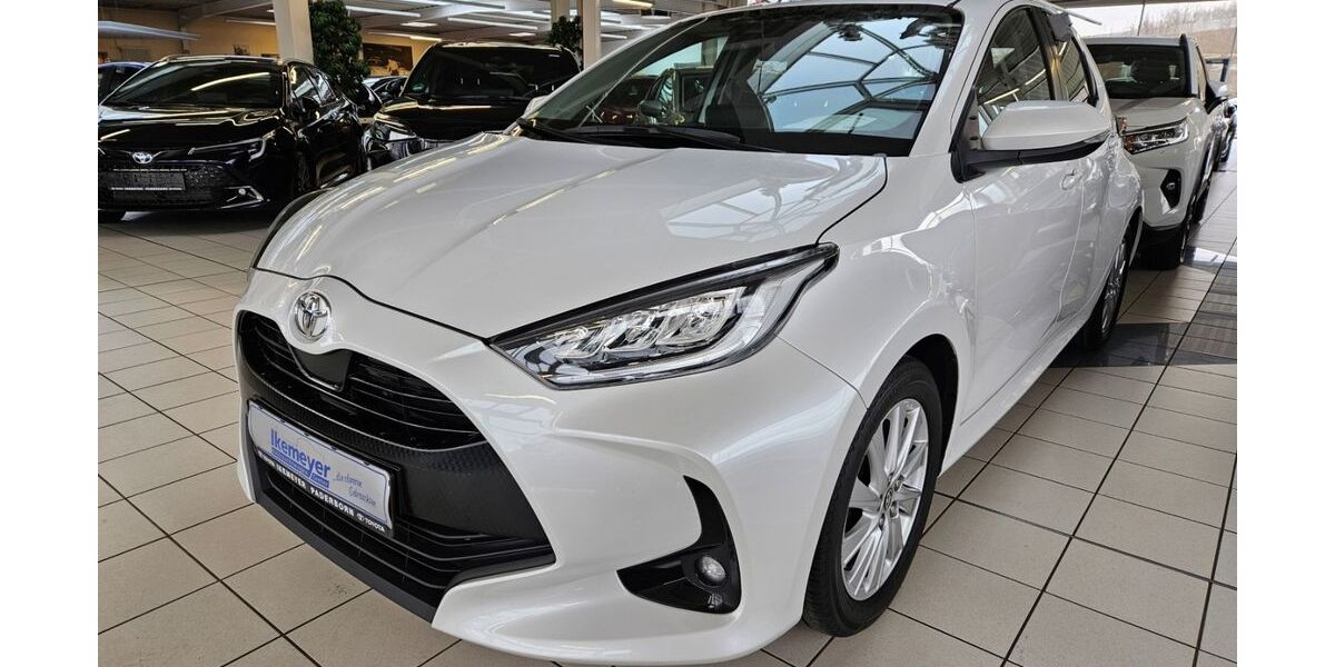 Toyota Yaris 11.900 km 18.850 € Paderborn 33104