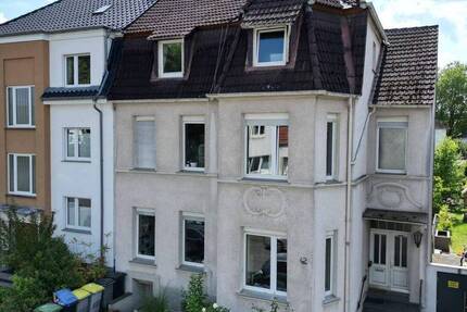 ***Südstadt: 3-Familienhaus Nähe Einhardstraße***