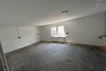570 m² Warmhalle mit Büro-Sozialräumen und Stellplätzen zimmer