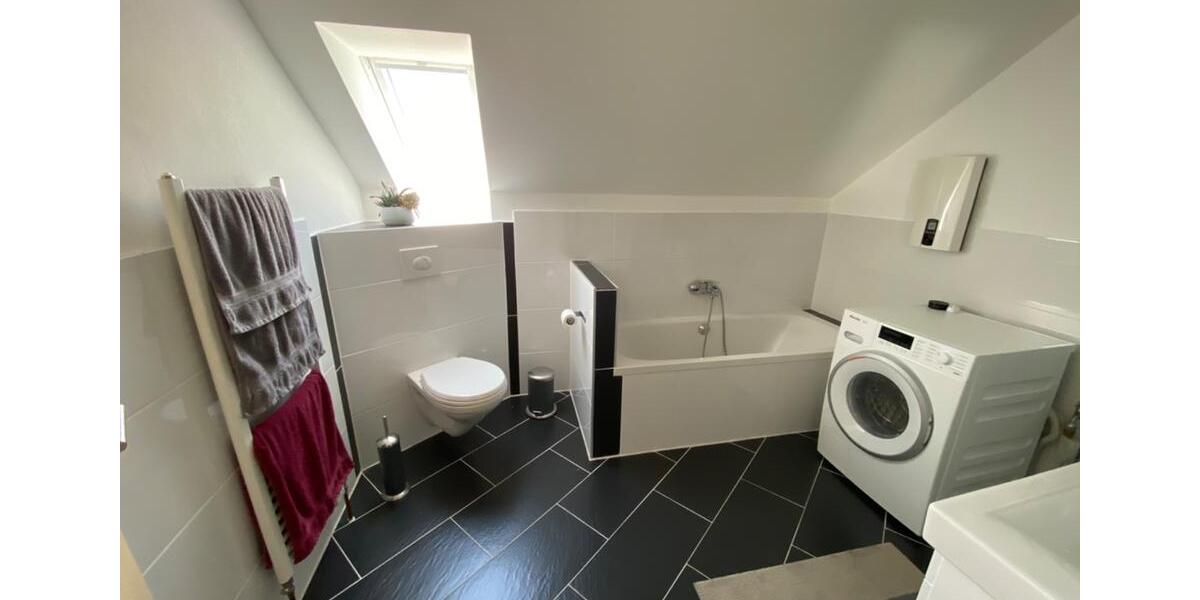 Dachgeschoßwohnung Detmold Hakedahl - 3 Zimmer, 90 m&sup2;, 139.000&euro; | Angebot:26901778