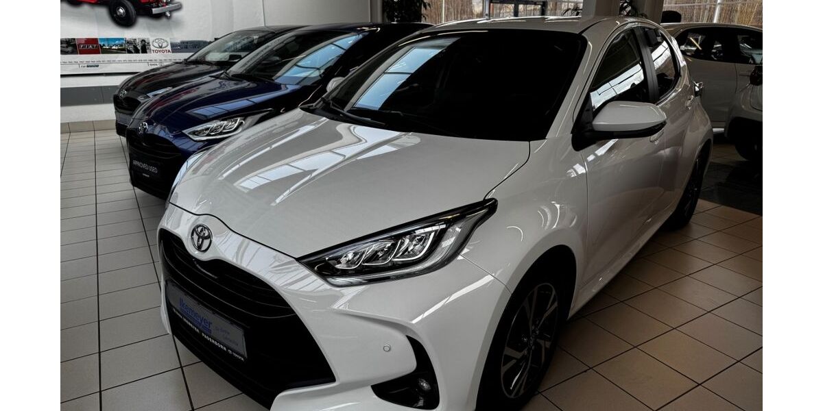 Toyota Yaris 21.415 km 21.890 &euro; Paderborn 33104