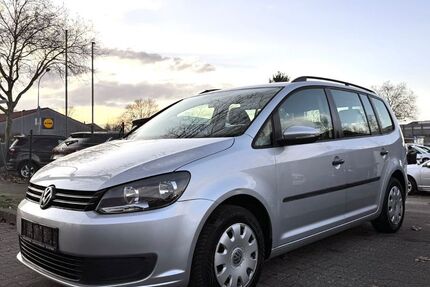VW Touran 211.550 km 2.990 &euro; Paderborn 33102