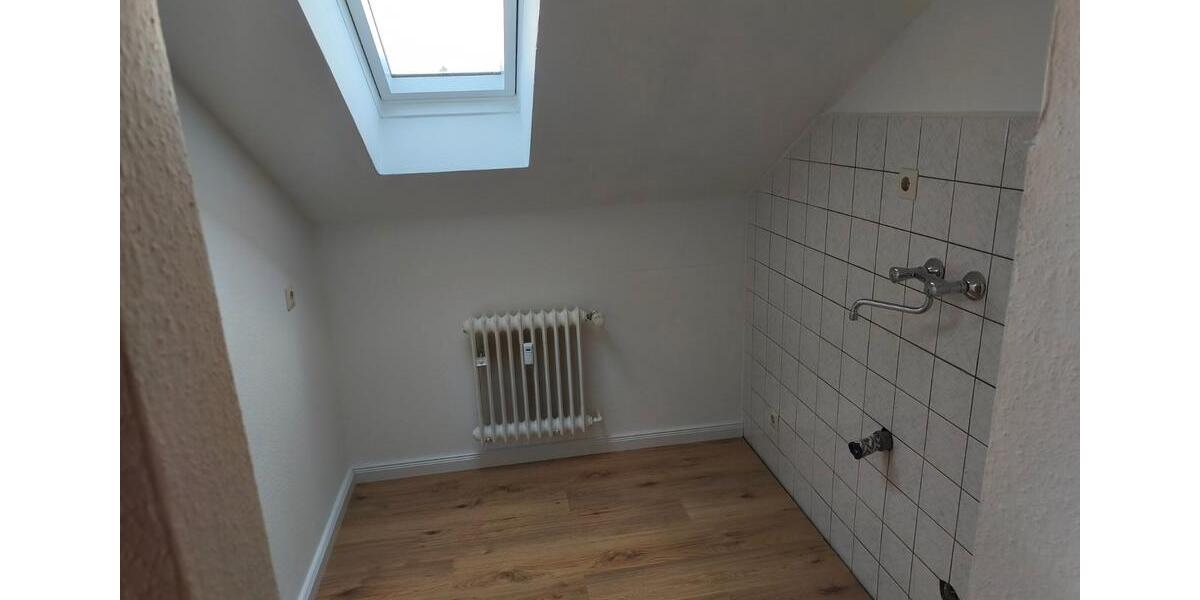Dachgeschoßwohnung Bad Lippspringe - 2 Zimmer, 45 m&sup2;, 450&euro; | Angebot:26656144