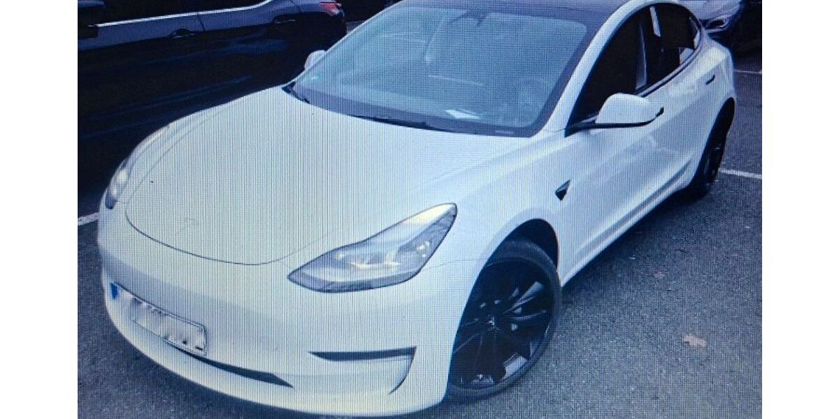 Tesla Model 3 91.000 km 27.999 € Detmold 32758