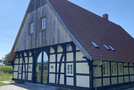 Haus Rietberg - 6 Zimmer, 200 m&sup2;, 2.400&euro; | Angebot:27075912