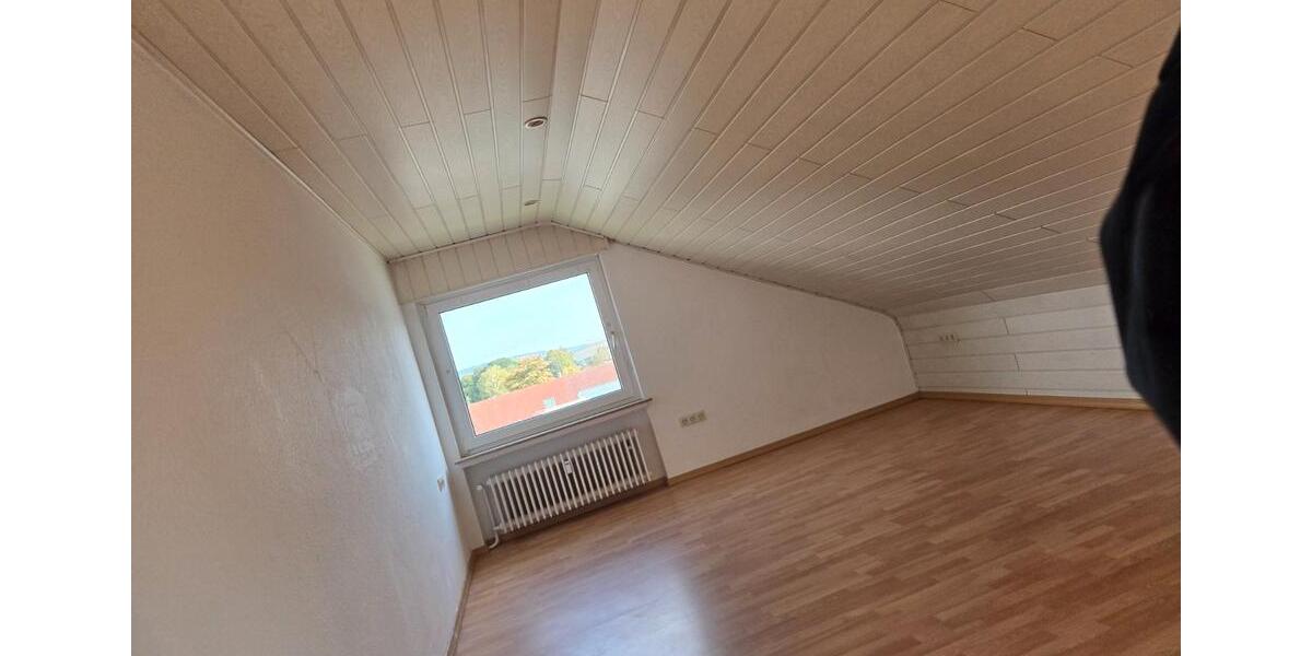 Dachgeschoßwohnung Steinheim - 3.5 Zimmer, 86 m&sup2;, 640&euro; | Angebot:27544318
