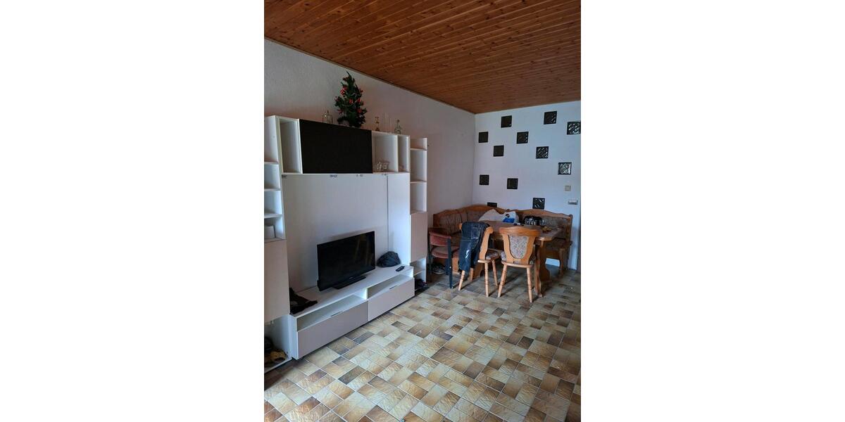Bauernhaus, Landhaus Nieheim - 8 Zimmer, 200 m&sup2;, 140.000&euro; | Angebot:26534589