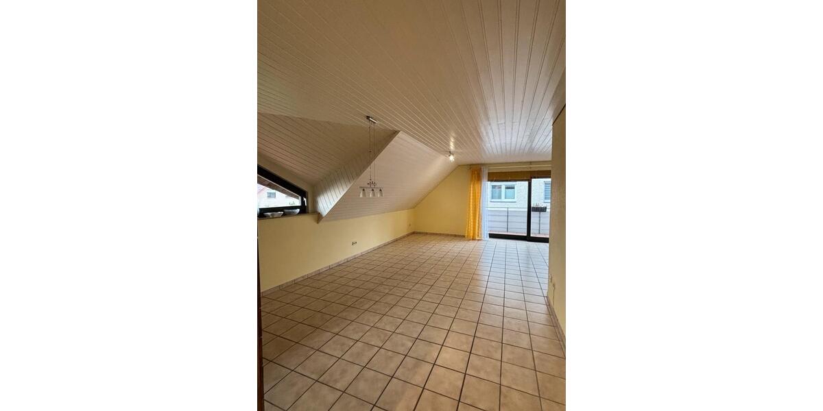 Dachgeschoßwohnung Delbrück - 4 Zimmer, 98 m&sup2;, 1.210&euro; | Angebot:27545422