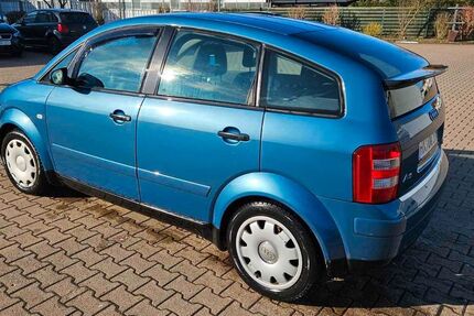 Audi A2 332.000 km 2.300 &euro; Brakel 33034