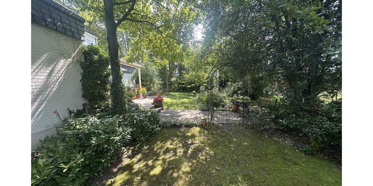 Einfamilienhaus Paderborn Schloß Neuhaus - 7 Zimmer, 370 m&sup2;, 850.000&euro; | Angebot:25801900