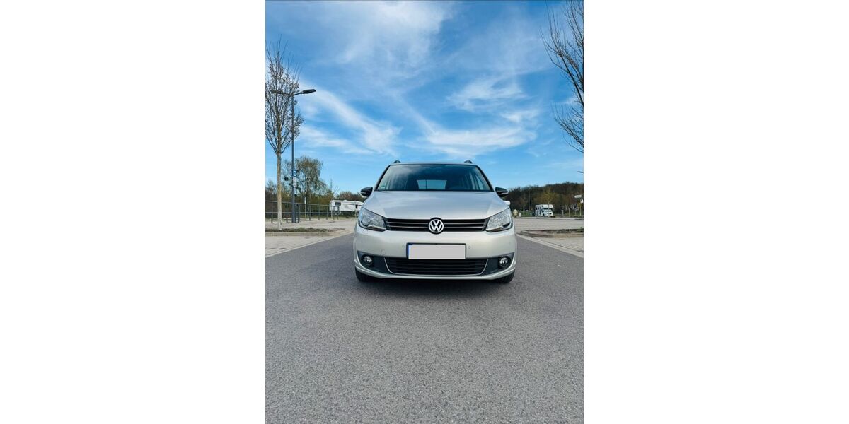 VW Touran 157.100 km 7.999 &euro; Detmold 32756