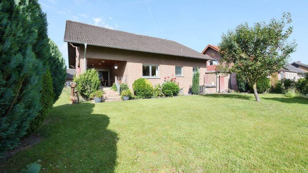 Ruhig gelegenes Familiendomizil mit herrlichem Garten 7 zimmer