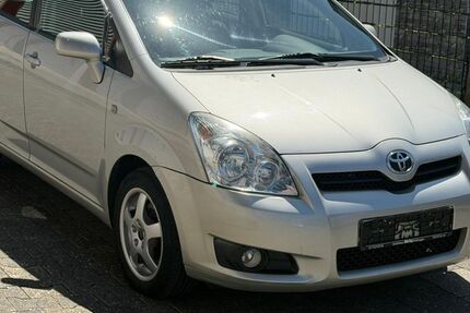 Toyota Corolla Verso 151.000 km 3.200 &euro; Paderborn 33100