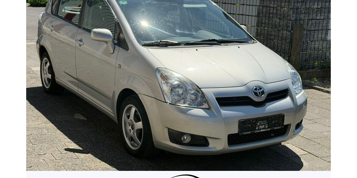 Toyota Corolla Verso 151.000 km 3.599 &euro; Paderborn 33100
