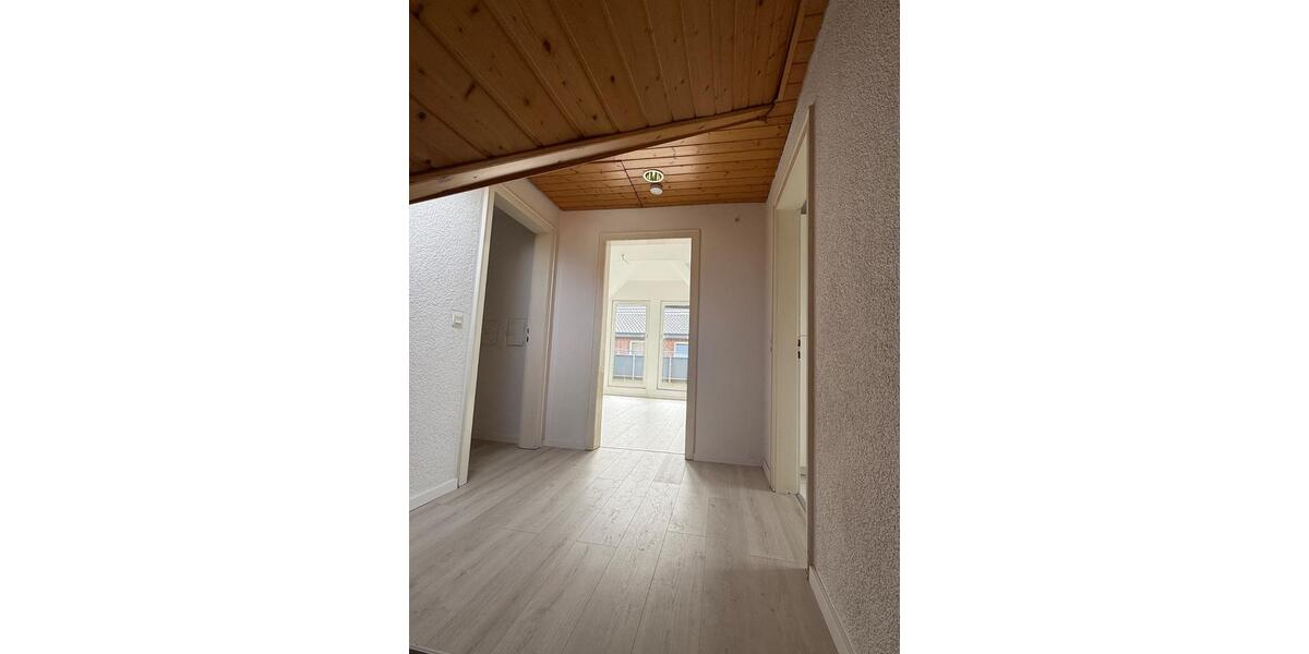 Dachgeschoßwohnung Augustdorf - 2 Zimmer, 62 m&sup2;, 650&euro; | Angebot:26049819