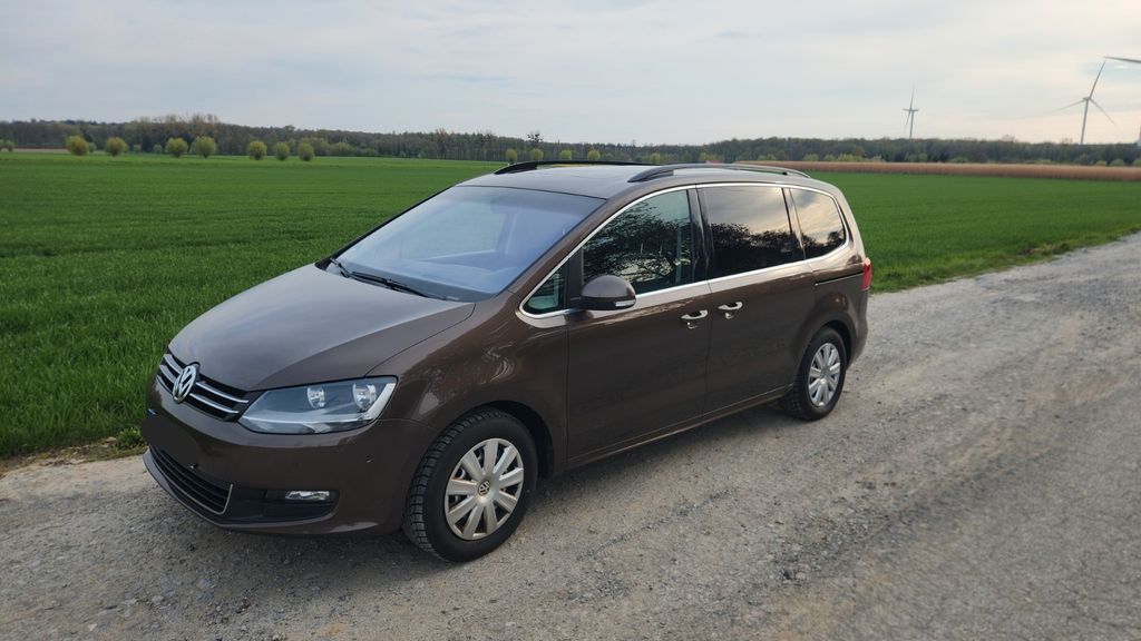VW Sharan 277.553 km 10.900 &euro; Paderborn 33106