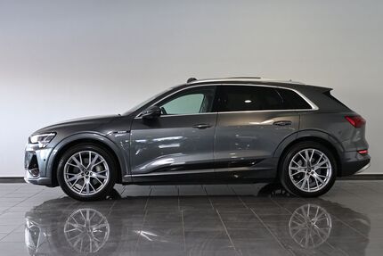 Audi e-tron 74.880 km 32.750 &euro; Paderborn 33100