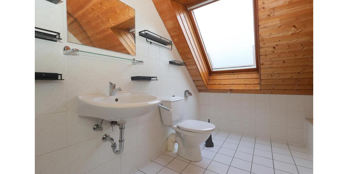 Dachgeschoßwohnung Paderborn Neuenbeken - 2 Zimmer, 68 m&sup2;, 612&euro; | Angebot:26425558