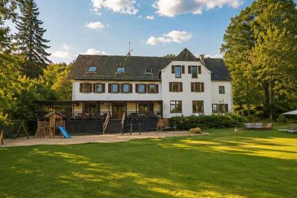 Haus Horn-Bad Meinberg Bad Meinberg - 25 Zimmer, 1.000 m&sup2;, 740.000&euro; | Angebot:26989344