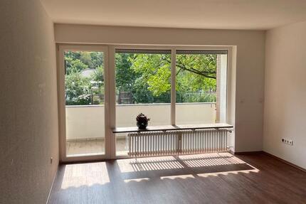 Attraktive EG Wohnung 3 ZI-KÜ-BAD zentral gelegen nähe Dom!