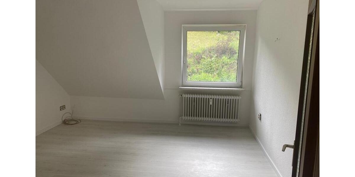 Dachgeschoßwohnung Detmold Hiddesen - 2 Zimmer, 40 m&sup2;, 390&euro; | Angebot:24653739