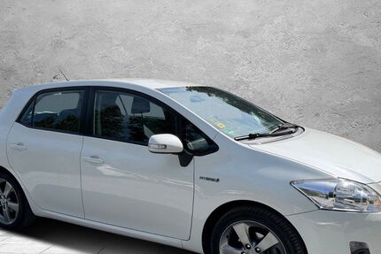 Toyota Auris 80.000 km 9.499 &euro; Detmold 32758