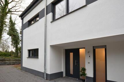 Großzügige Neubau-Doppelhaushälfte mit 2 Stellplätzen + Garten
