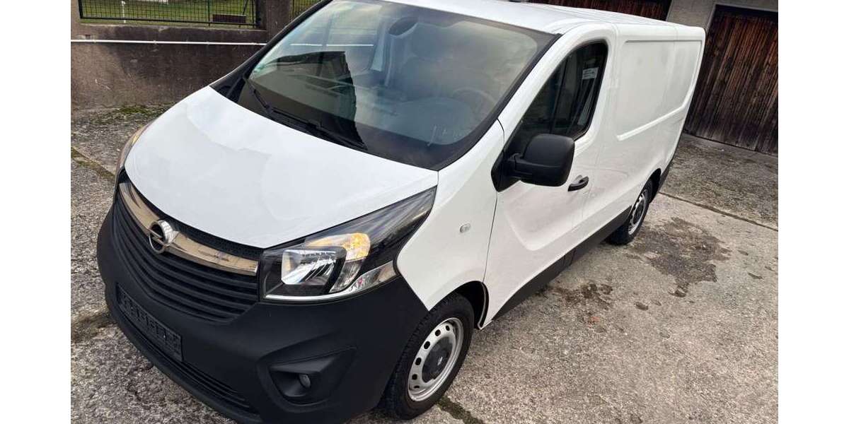 Opel Vivaro 49.706 km 13.690 &euro; Paderborn 33104