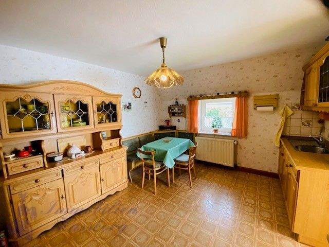 Bauernhaus mit Stall in herrlicher Wohnlage 6 zimmer