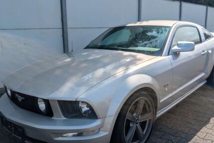 Ford Mustang 123.250 km 14.999 &euro; Detmold 32758
