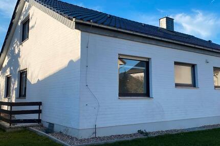 Haus Paderborn Elsen - 6 Zimmer, 250 m&sup2;, 2.000&euro; | Angebot:24515527