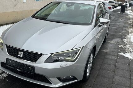 Seat Leon 192.000 km 5.500 &euro; Paderborn 33100