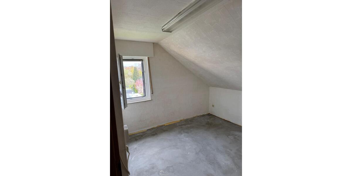Dachgeschoßwohnung Detmold - 3 Zimmer, 56 m&sup2;, 450&euro; | Angebot:26329368