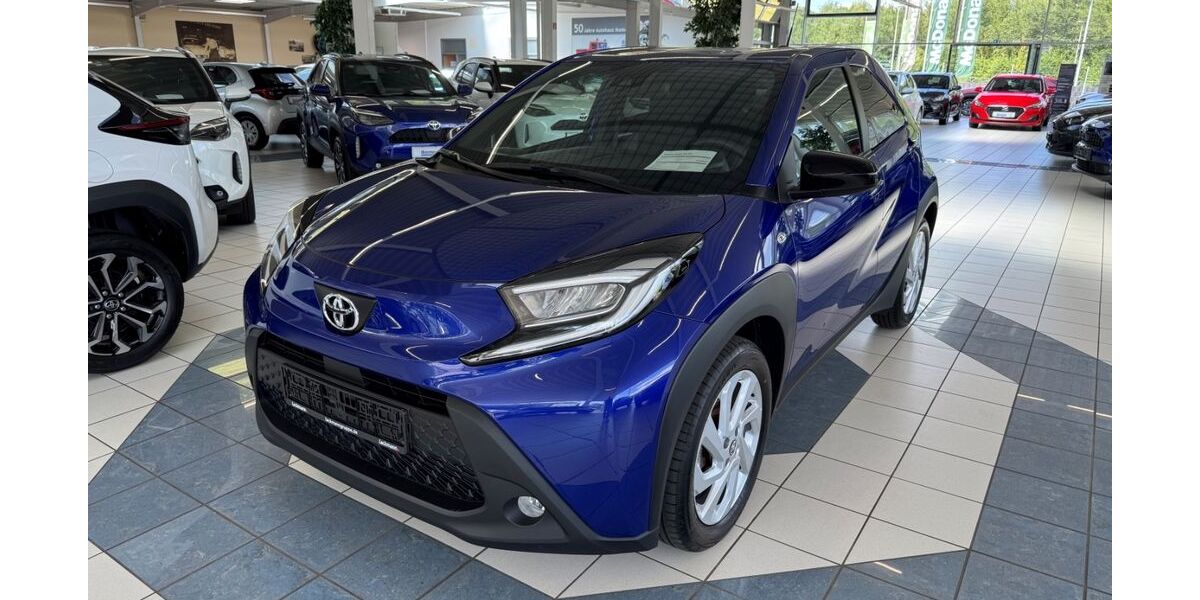 Toyota Aygo (X) 15.750 km 14.890 &euro; Paderborn 33104