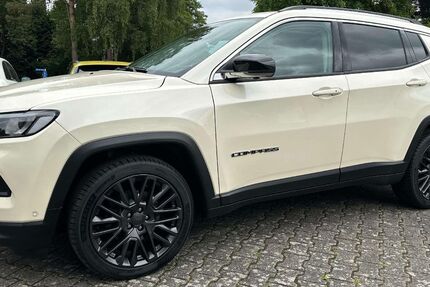 Jeep Compass 66.127 km 23.990 € Willebadessen 34439