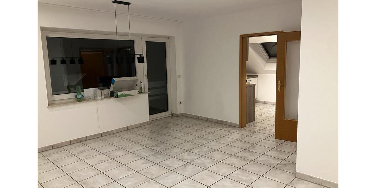 Dachgeschoßwohnung Delbrück - 3 Zimmer, 100 m&sup2;, 770&euro; | Angebot:25404249