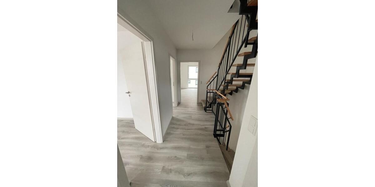 Reihenhaus Bad Driburg - 5 Zimmer, 145 m&sup2;, 1.300&euro; | Angebot:26591873