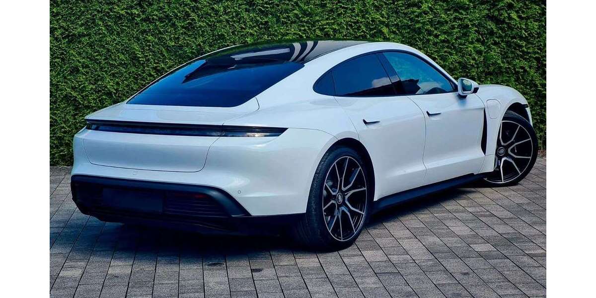 Porsche Taycan 16.000 km 65.600 &euro; Bad Lippspringe 33175