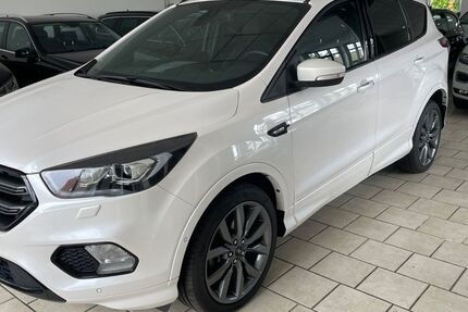 Ford Kuga 161.000 km 14.450 € Detmold 32756