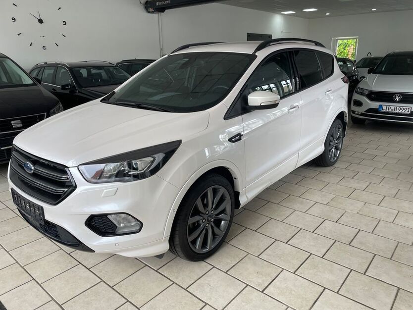 Ford Kuga 161.000 km 14.450 € Detmold 32756