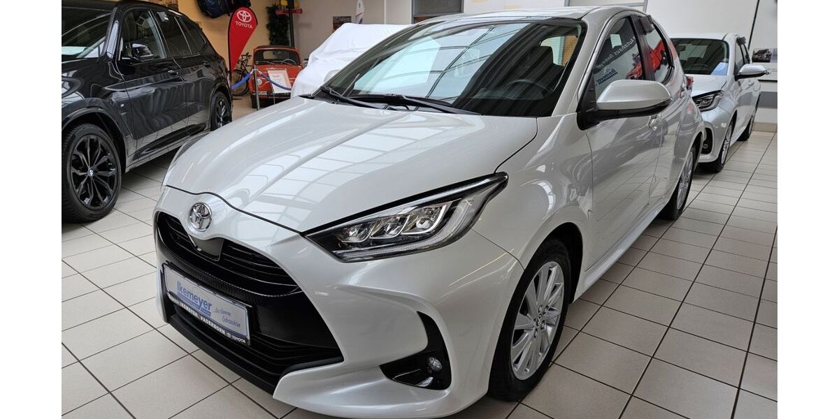 Toyota Yaris 34.730 km 17.490 &euro; Paderborn 33104