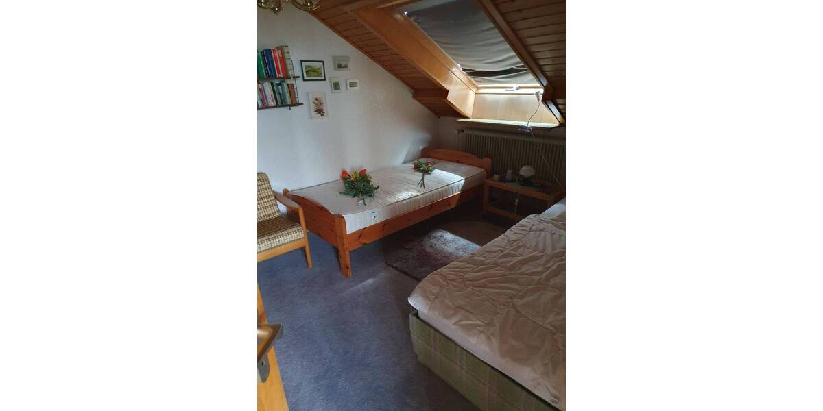 Frühjahrsangebot. Einfamilien-Wohnhaus mit Einliegerwohnung u. Garagengebäude mit Carport von Detmold-14 km von Augustdorf 1 zimmer