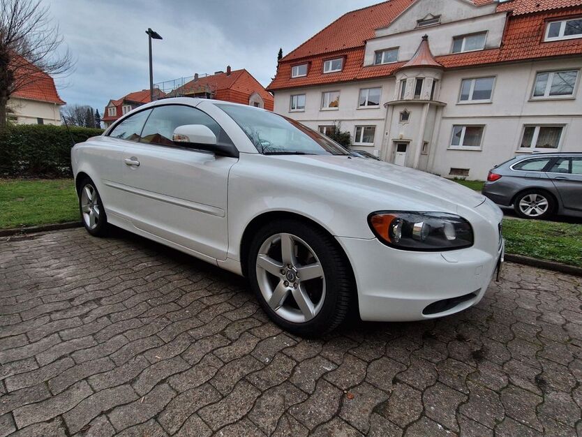 Volvo C70 225.000 km 7.299 € Bielefeld 33604
