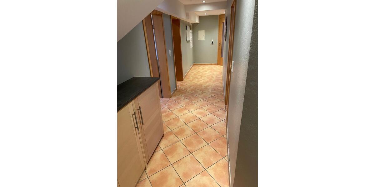 Dachgeschoßwohnung Willebadessen - 1 Zimmer, 85 m&sup2;, 650&euro; | Angebot:26040261