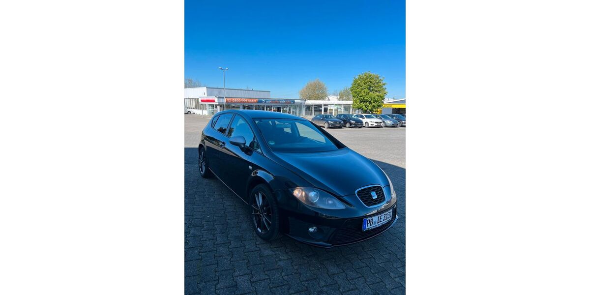 Seat Leon 159.000 km 6.399 &euro; Paderborn 33102